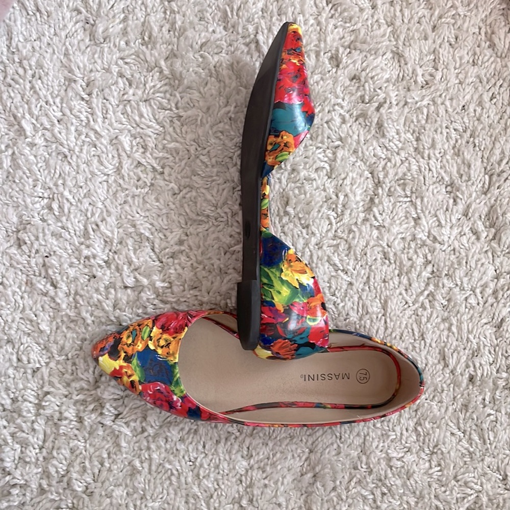 Floral Pointy Toe Ballet Flats - Picture 2 of 4